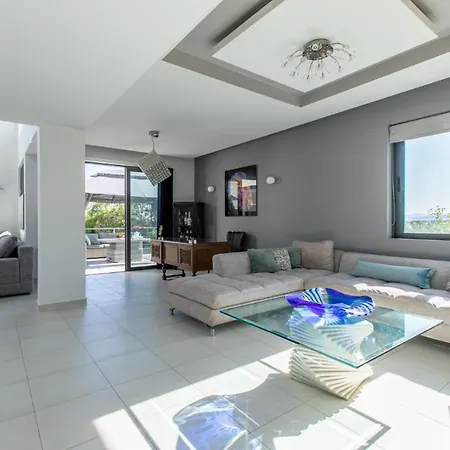 Crystal Waves Lux Villa-homeleader Villa