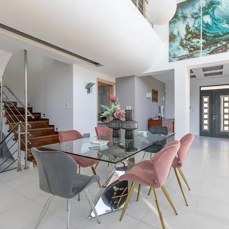 Crystal Waves Lux Villa-homeleader Villa *